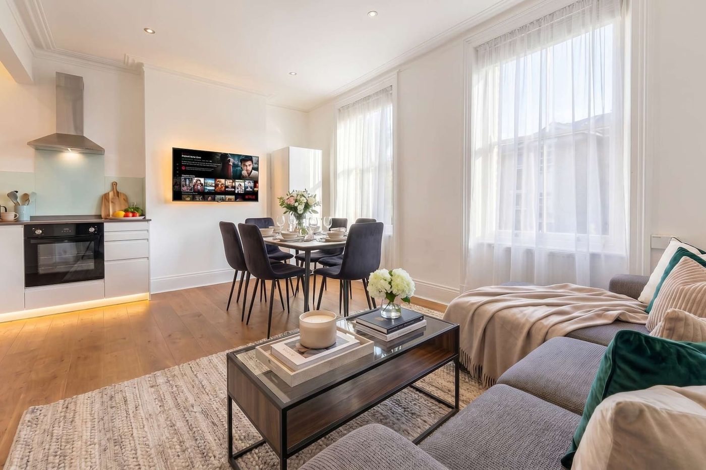 Central London apartment open-plan living and dining